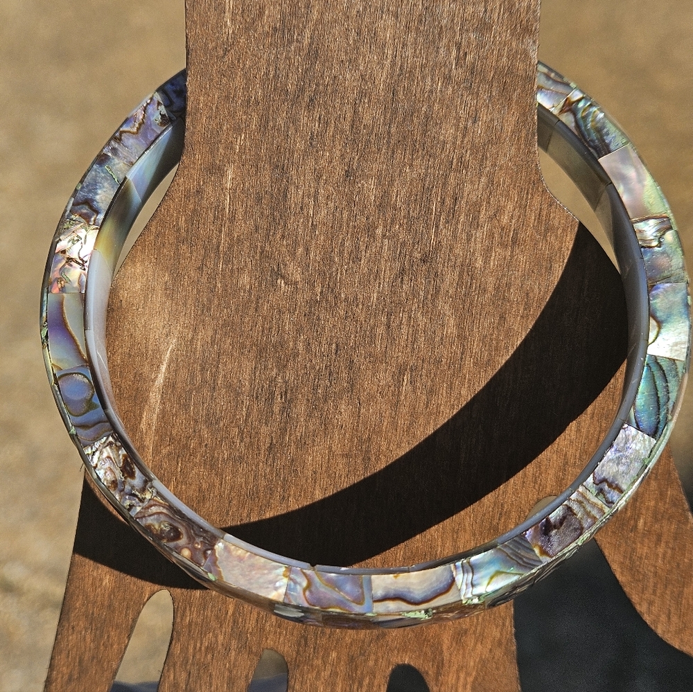 Abalone Shell Hard Bangle - Picture 5 of 7